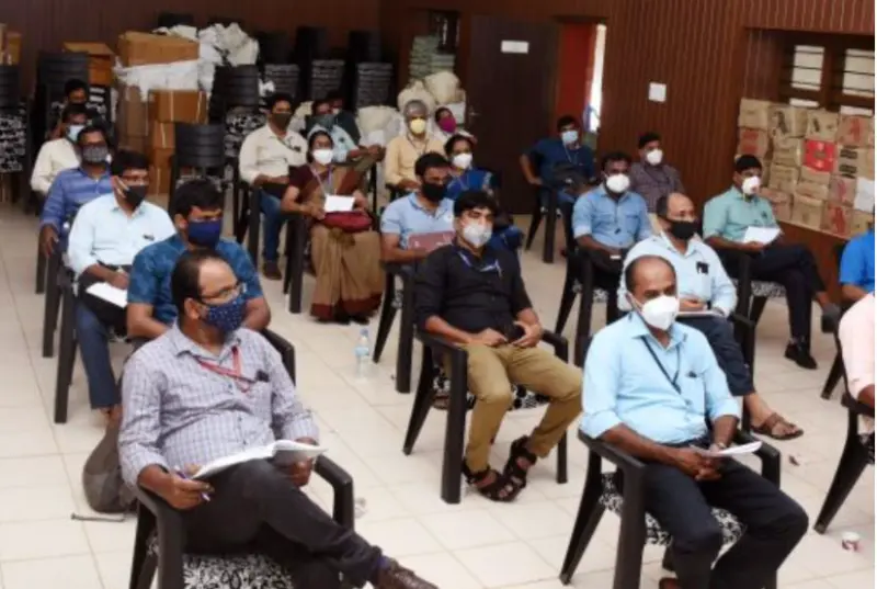 പോള്‍മാനേജര്‍ ആപ്പില്‍ ഉദ്യോഗസ്ഥര്‍ക്ക് പരിശീലനം