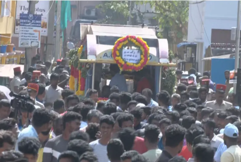 புதுச்சேரி சிறுமியின் உடல் நல்லடக்கம்!