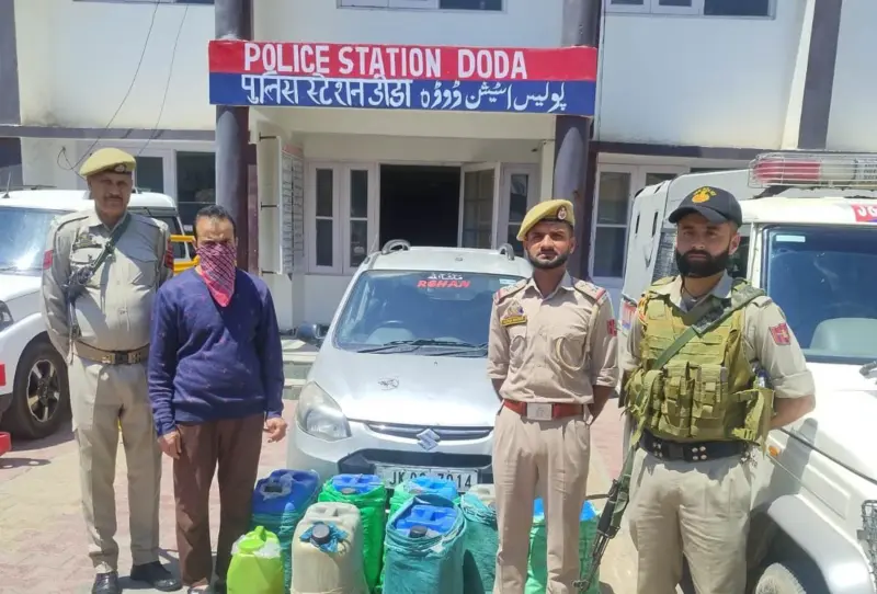 ڈوڈہ پولیس نے ایک شخص کو غیر قانونی ایندھن کی فروخت کے الزام میں گرفتار کیا