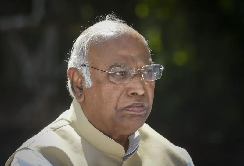 Cong alliance to form Govt in Assam with majority: Kharge