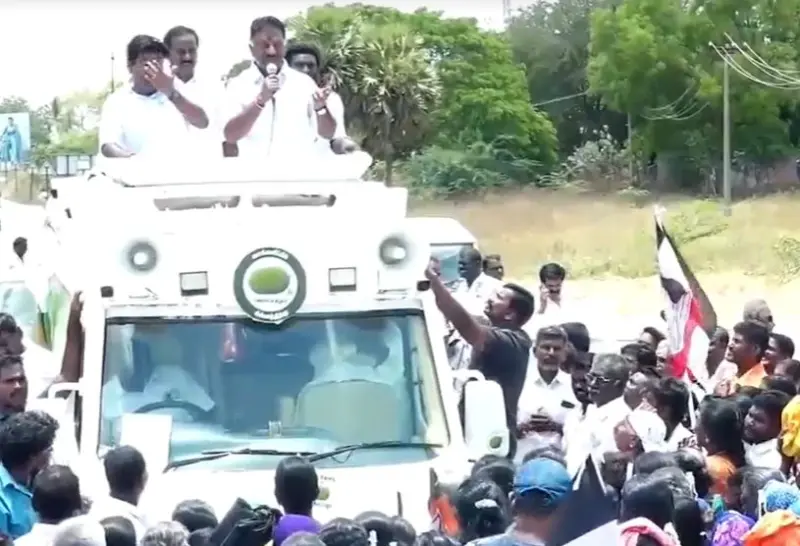 மீனவர்களுக்காக கடல் ஆம்புலன்ஸ் : ஓபிஎஸ் வாக்குறுதி!