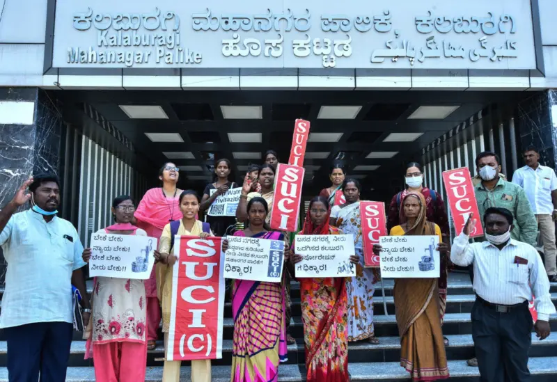ಕೊಳವೆಬಾವಿ ದುರಸ್ತಿಗೆ ಒತ್ತಾಯಿಸಿ ಪ್ರತಿಭಟನೆ