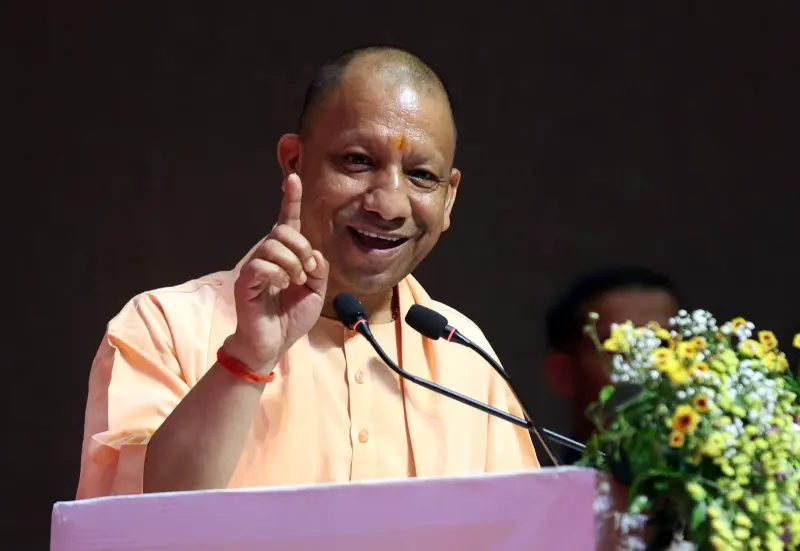 समाज को जोड़ने और भारत की आस्था को सम्मान देने का माध्यम बना था आकाशवाणीः मुख्यमंत्री योगी