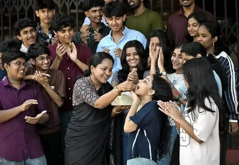 Over 85% students clear class 12 board exams; pass percentage dips: CBSE