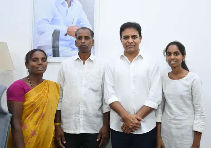 ఎంబీబీఎస్ విద్యార్థిని గౌరికి రామన్న భరోసా