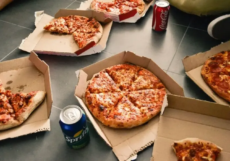 Bengaluru user compares Swiggy, Zomato and Ownly pizza prices