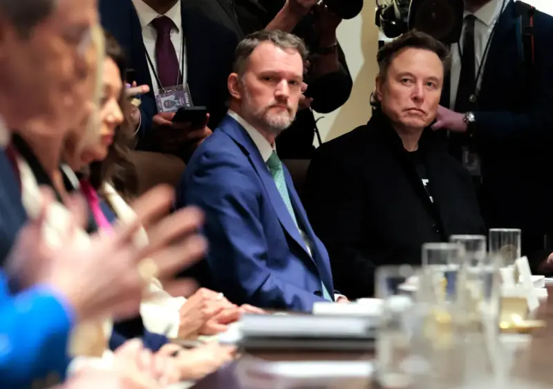 Tesla Stock Slips: Gary Black Says Sky-High 200x Valuation Rests On 'Fool's Narrative' Of Robots And Autonomy