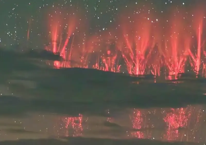 Rare 'sprite lightning' flashes briefly above storm clouds