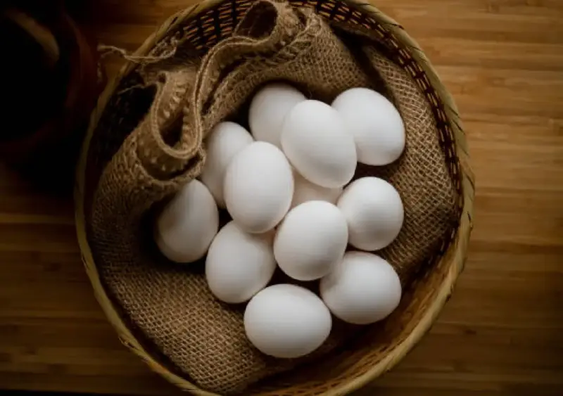 Egg prices fall sharply amid Middle East conflict and Ramzan