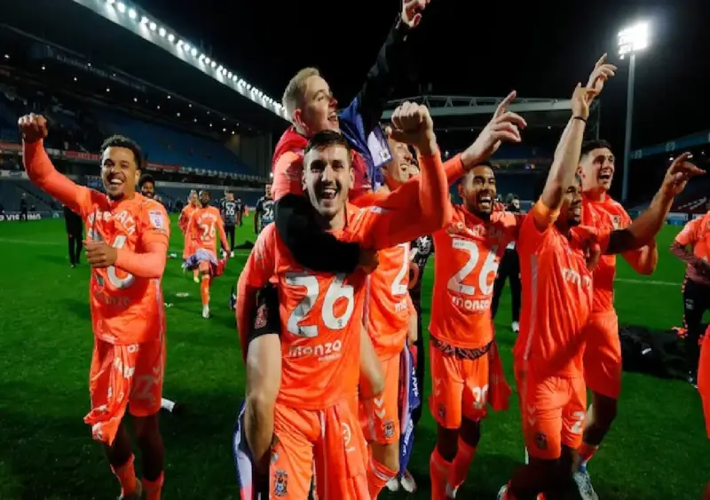 Coventry City end 25-year wait with Premier League return