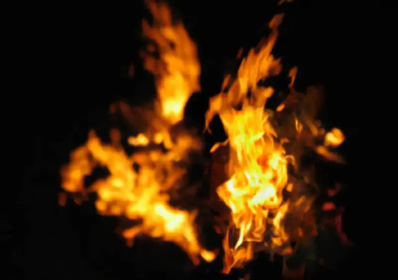 Fire breaks out in building opposite Udupi bus stand