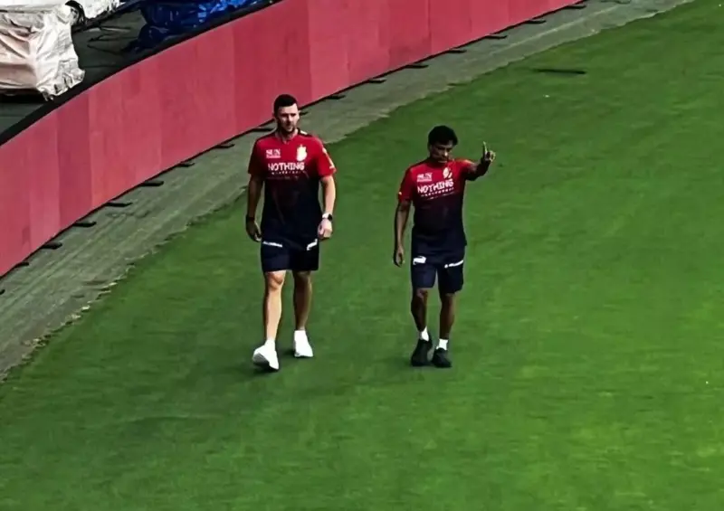 ಆರ್‌ಸಿಬಿ ಕ್ಯಾಂಪ್‌ಗೆ ಜೋಶ್ ಹ್ಯಾಜಲ್‌ವುಡ್ ಎಂಟ್ರಿ: ಸಿಎಸ್‌ಕೆ ಪಂದ್ಯಕ್ಕೂ ಮುನ್ನ ಗುಡ್ ನ್ಯೂಸ್!