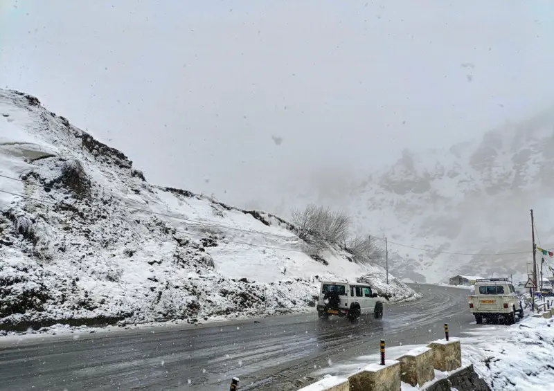 Snow, hail and rain to continue in Himachal Pradesh on April 8; orange and yellow warnings issued