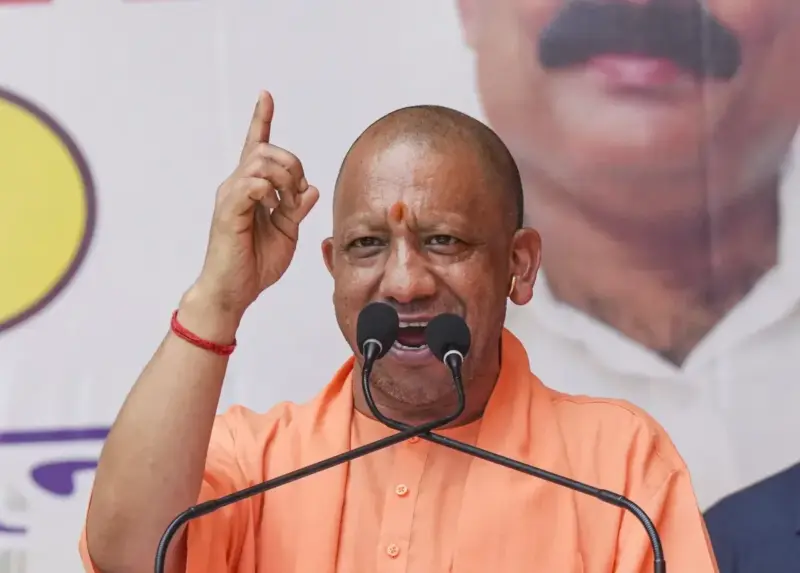 నేరస్థుల పట్ల జీరో టాలరెన్స్ పాలసీ ఫాలో అవుతున్న సీఎం యోగి