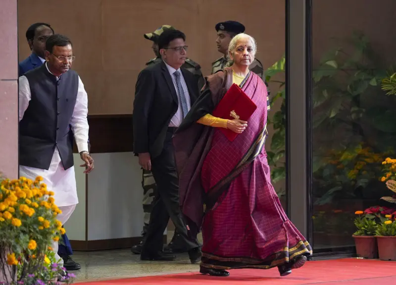 Budget 2026: ತಮಿಳುನಾಡಿನ ಕಾಂಚೀವರಂ ಸೀರೆಯುಟ್ಟು ಬಂದ ನಿರ್ಮಲಾ ಸೀತಾರಾಮನ್