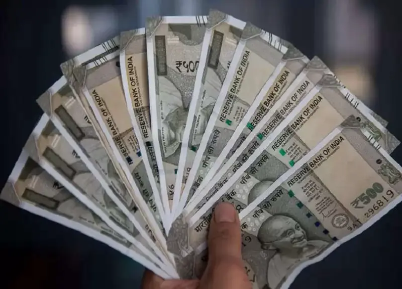 Do you receive a salary every month? Then learn about the 10 extra benefits of a salary account.