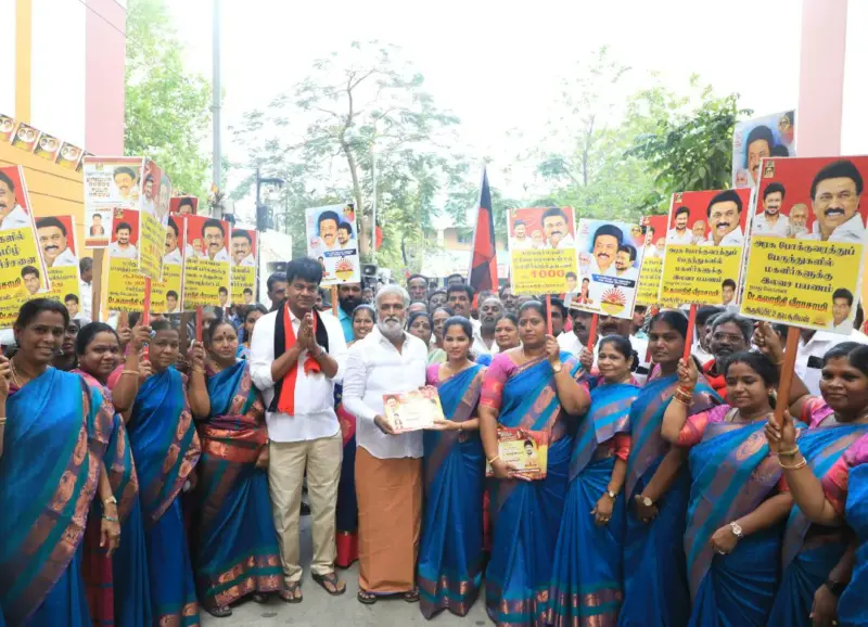 வேட்பு மனு ஏற்பு. தீவிர வாக்கு சேகரிப்பில் இறங்கிய கலாநிதி வீராசாமி