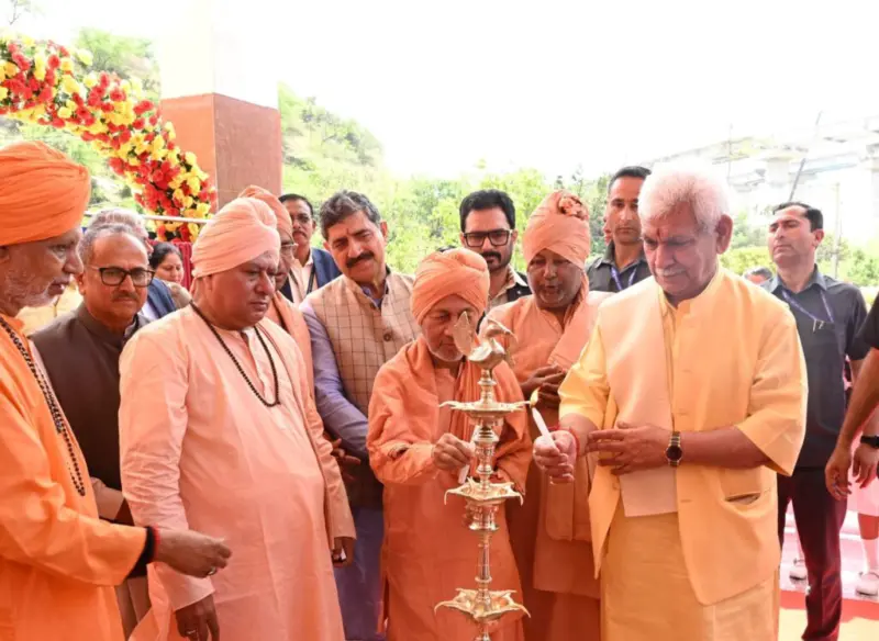 LG Manoj Sinha Inaugurates New School Building at Swami Pranavanand Vidyamandir in Nagrota