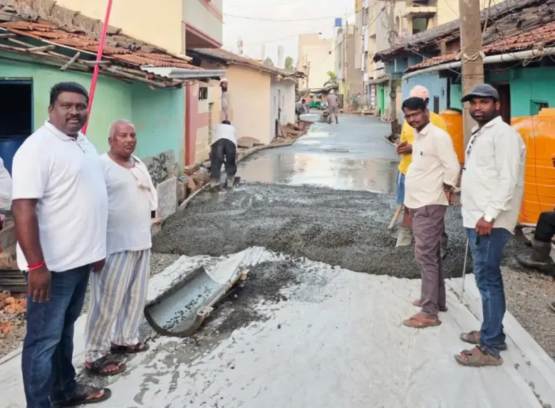 नवी गल्ली, शहापूर येथील रस्त्याच्या काँक्रिटीकरणाला सुरुवात
