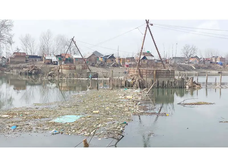 Despite assurances, work on Guzhama bridge yet to resume