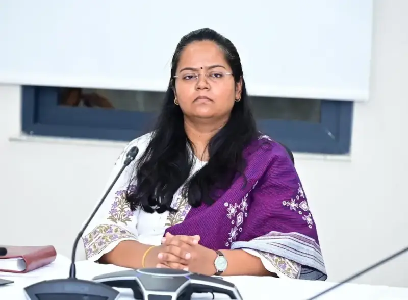 మెదక్ విద్యార్థులకు కలెక్టర్ బంపర్ గిఫ్ట్