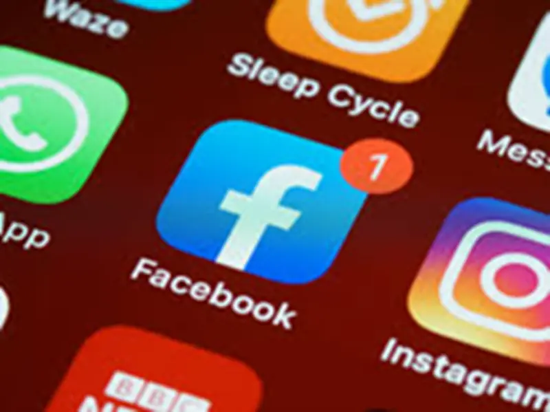 Facebook is offering you the opportunity to earn 2.5 lakh rupees per month; you just need to do this.