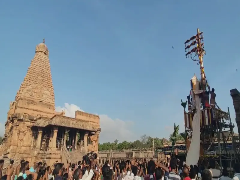 தஞ்சை பெரியகோவில்: கொடியேற்றத்துடன் தொடங்கிய சித்திரை பெருவிழா!