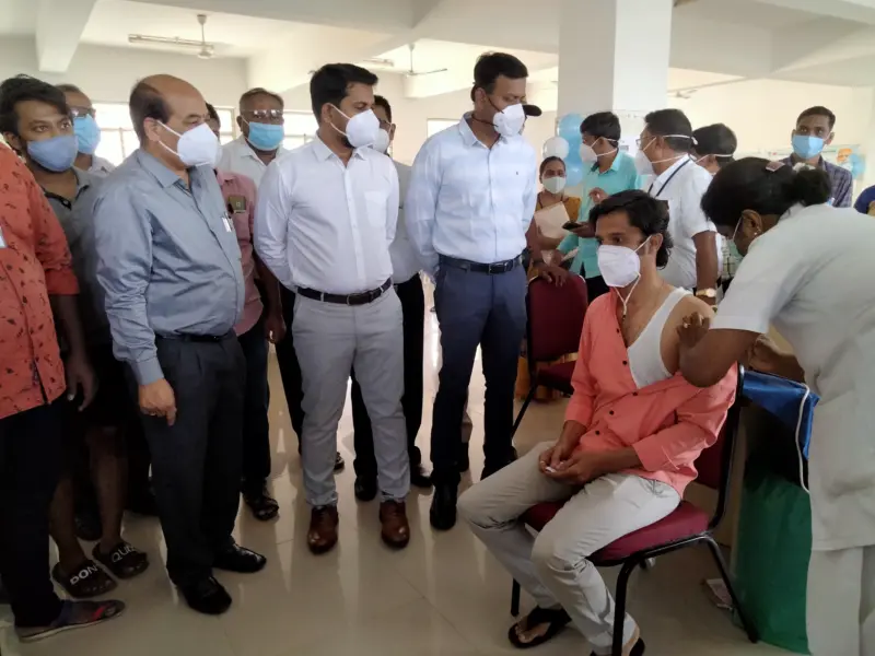 ಮಹಾ ಲಸಿಕ ಅಭಿಯಾನಕ್ಕೆ ರಾಯಚೂರು ಜಿಲ್ಲಾಧಿಕಾರಿ ಚಾಲನೆ