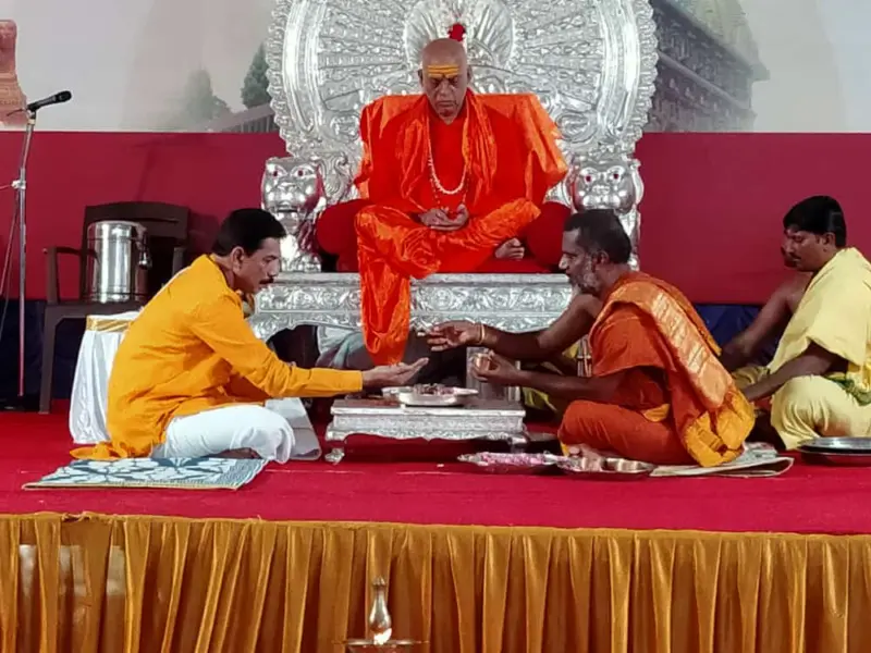 ಬಿ.ಜೆ.ಪಿ.ರಾಜ್ಯಾಧ್ಯಕ್ಷರಿಂದ ಕನ್ಯಾಡಿ ಶ್ರೀಗಳ ಪಾದಪೂಜೆ