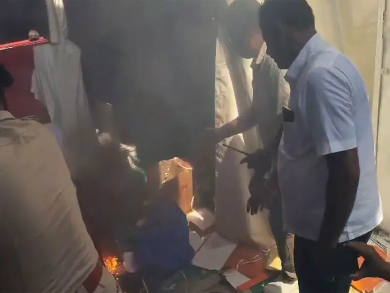 Fire breaks out at mass wedding in Raichur attended by Deputy Chief Minister; no casualties