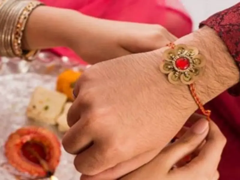 Raksha Bandhan Muhurat 2025: What Is the Shubh Time to Tie Rakhi on August 9?
