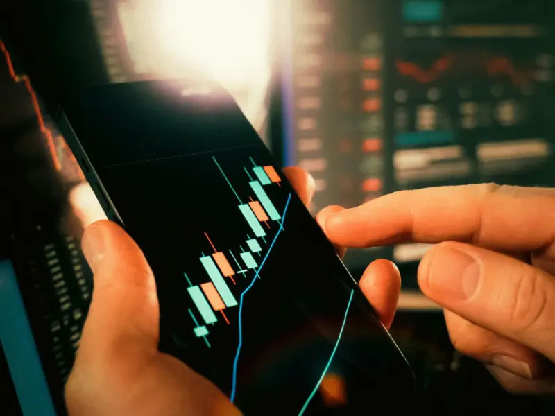 HFCL Shares Rise 3% to ₹144, Extend Winning Streak After Strong Q4 Earnings Rebound - What Investors Should Know