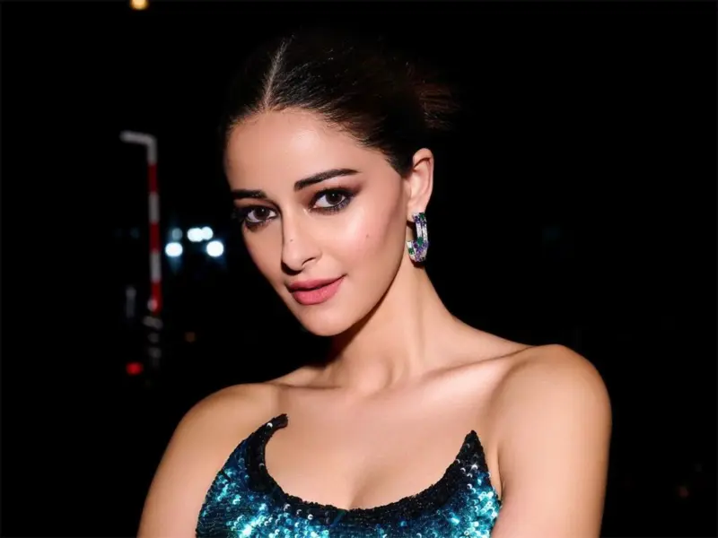 Vijay Devarakonda's Heroine Burns Her Ex's Photos