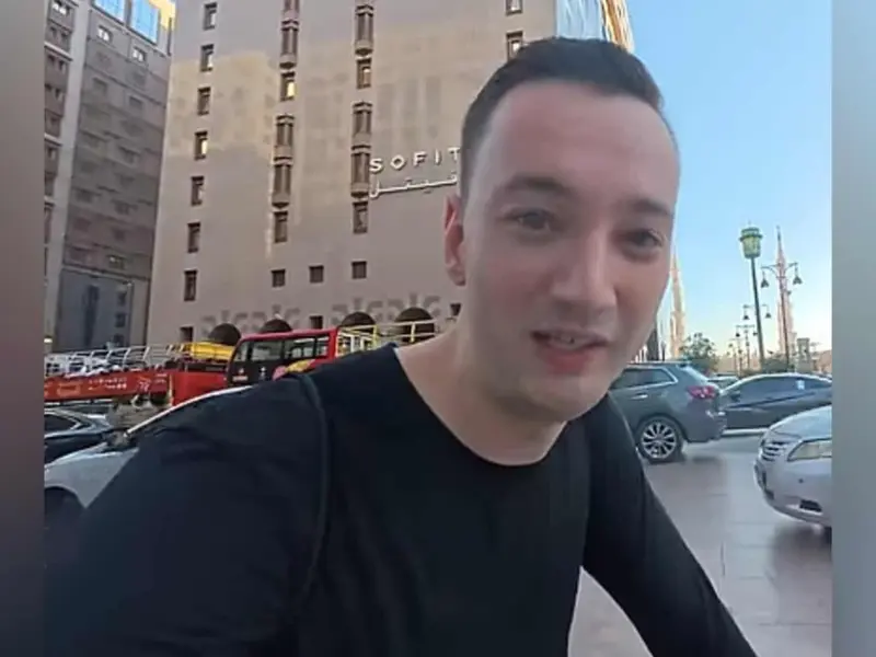 Watch: German vlogger Ken Abroad gets emotional during visit to Prophet's Mosque