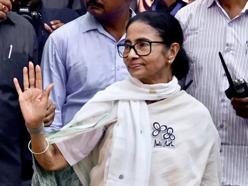 India News: Mamata Banerjee Files Nomination From Bhabanipur, Announces Supreme Court Challenge Against Frozen Electoral Roll Ahead of West Bengal Elections