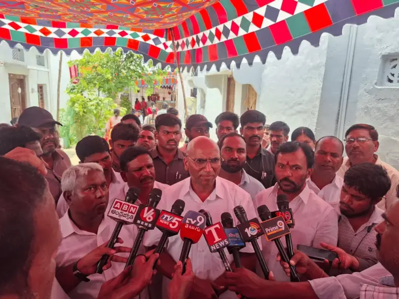 అమ్మాయిలకు మైనర్లకు రక్షణ ఏది?: ప్రవీణ్ కుమార్