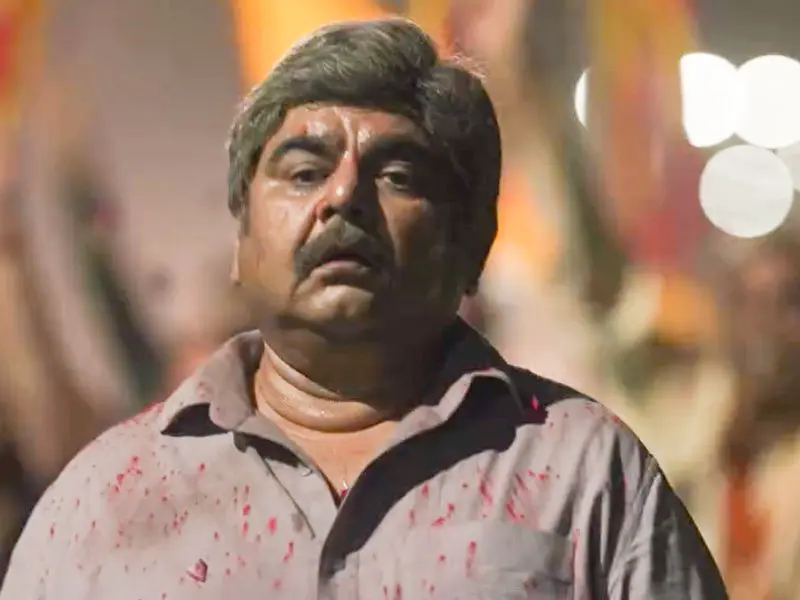 Deven Bhojani comes up with a towering performance in 'Dhabkaaro'