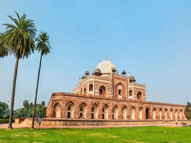 Best Peaceful Places in Delhi for Couples to Spend Quality Time Together
