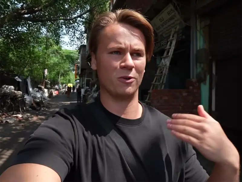 US Vlogger In Indian Slum: Unexpected Twist!