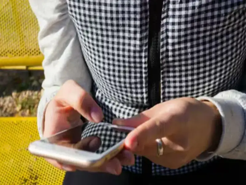 Women's Day: Every woman should have these 3 safety apps on her mobile, they will get immediate help in times of trouble..