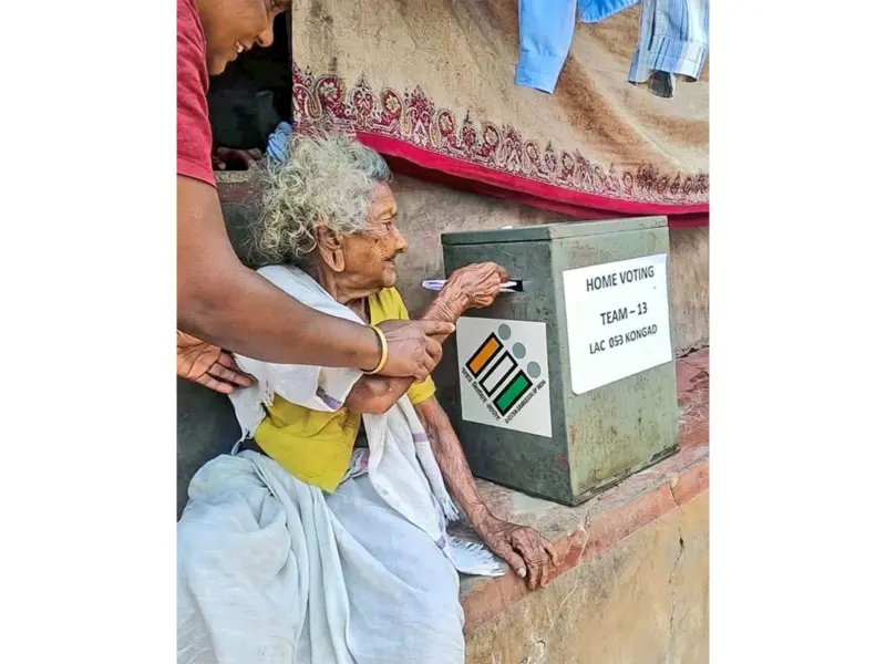 ECI ensures home voting for elderly and differently abled, says "democracy delivered to the doorstep"
