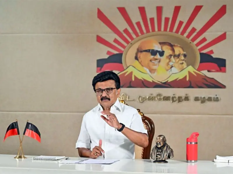 MK Stalin offers support to Akhilesh Yadav after stepbrother's death
