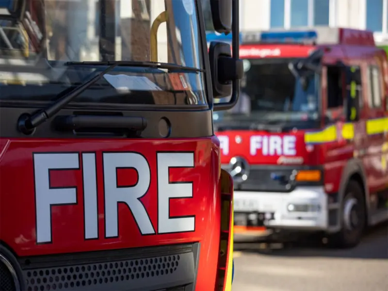 London: 8 fire brigades, around 60 firefighters respond to Wallington blaze