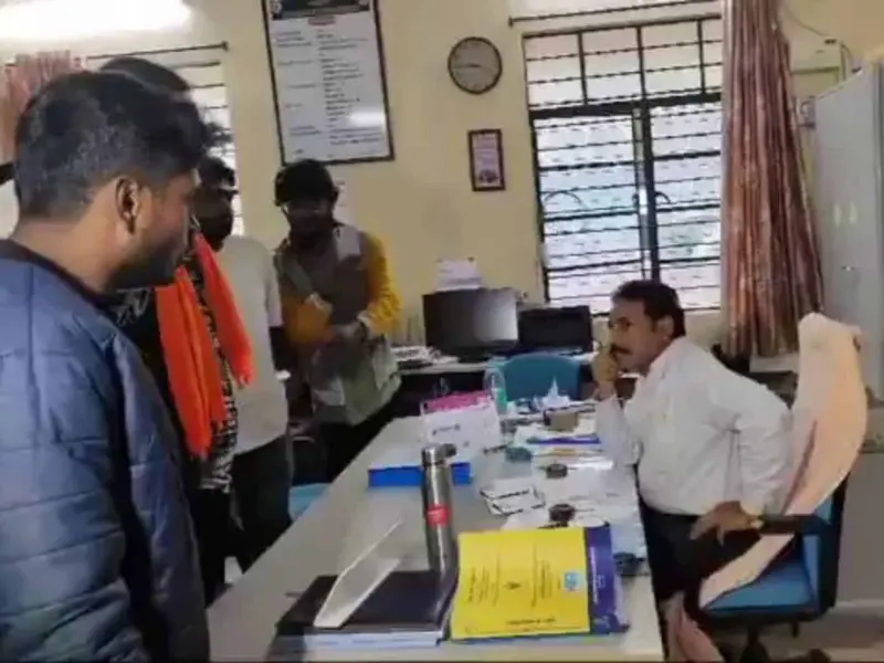 Andhra: Dalit professor attacked by far right supporters in Tirupati