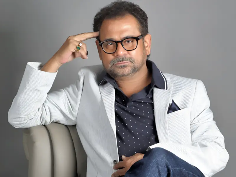 Director's Shocking Statement On Ranbir's Family!