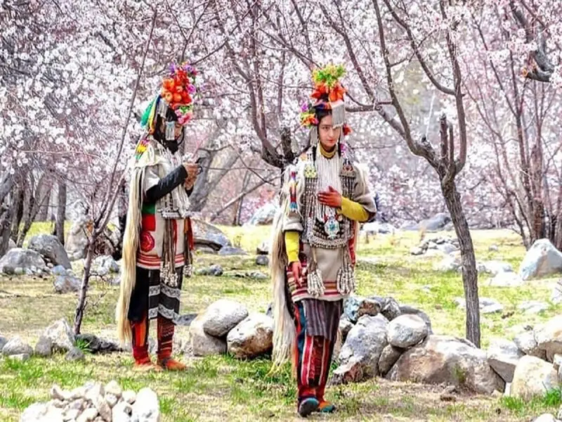 Travel Tips:  अप्रैल के महीने में आप भी जा सकते हैं फ्लावर फेस्टिवल देखने, आ जाएगा आपको मजा