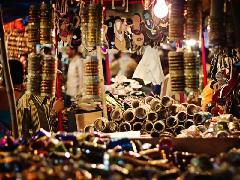 Spices, Chikankari, & killer deals- 11 Markets of Lucknow you absolutely cannot miss!