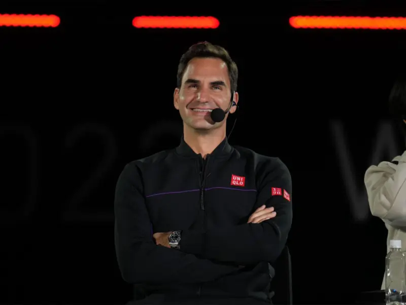 Roger Federer practices with Casper Ruud ahead of exhibition match at Australian Open 2026