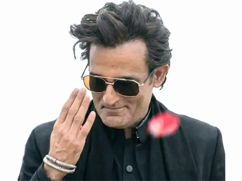 Did You Know Akshay Khanna Wasn't the First Choice for Rehman Dakait's Role in Dhurandhar