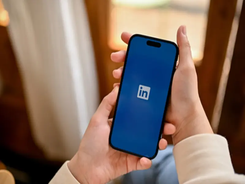 LinkedIn AI: AI Will Now Curate Posts on the LinkedIn Feed; Strict Action to Be Taken Against Fake Comments and Engagement-Boosting Posts..